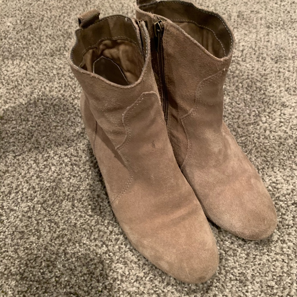 STEVE MADDEN Ankle Booties